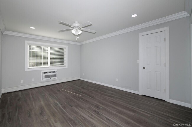 Building Photo - 233 Cassa Loop