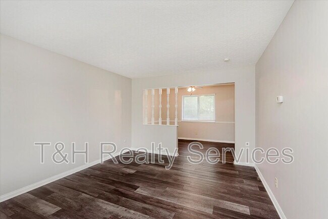 Building Photo - 11313 Wolf Ln