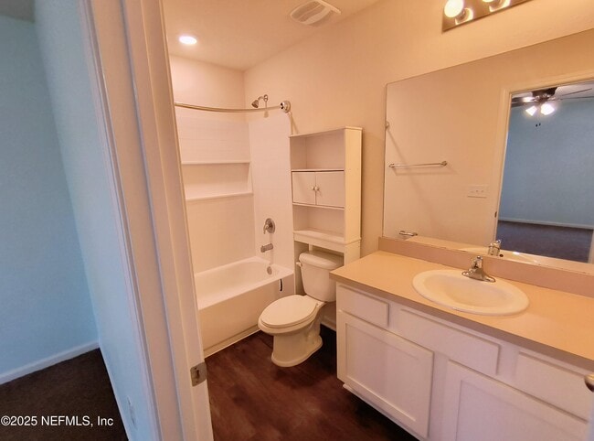 Building Photo - 201 Scotch Pebble Dr