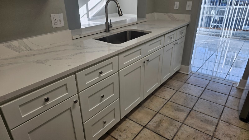 Building Photo - 705 James St