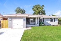 Building Photo - 1613 SW 61st Terrace