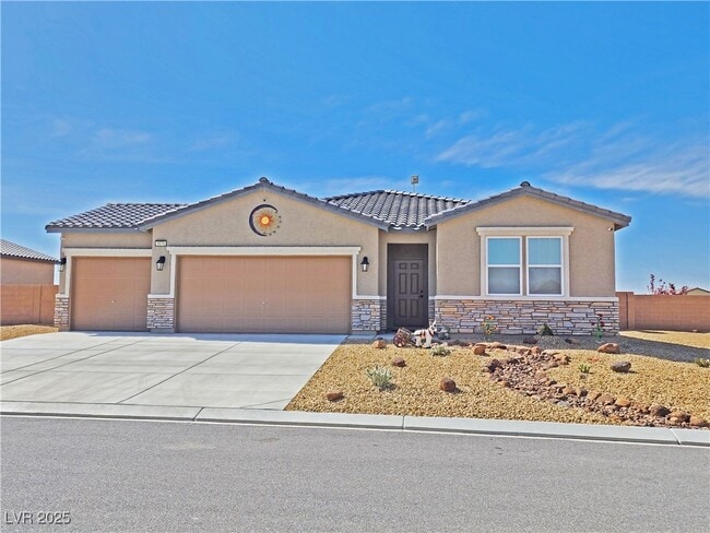 Primary Photo - 3575 E Wallowa Dr