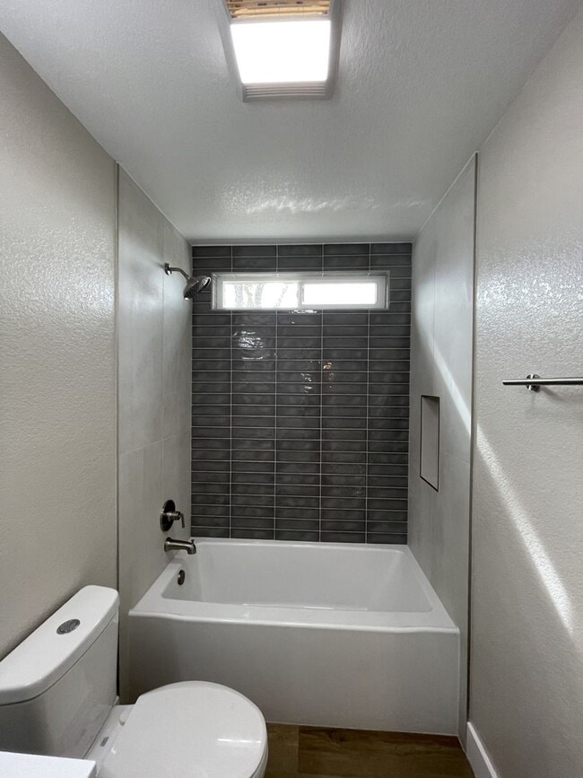 Building Photo - Beautiful Single Story Home Ready To Be Home!