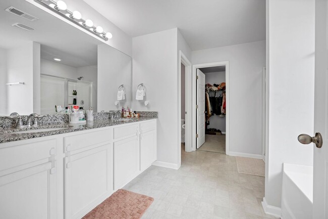 Building Photo - 300 Barony Pl Dr