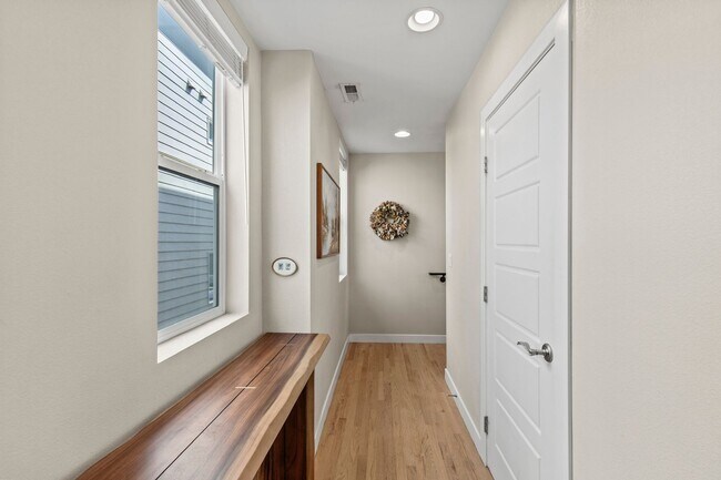 Building Photo - 3553 S Emerson St