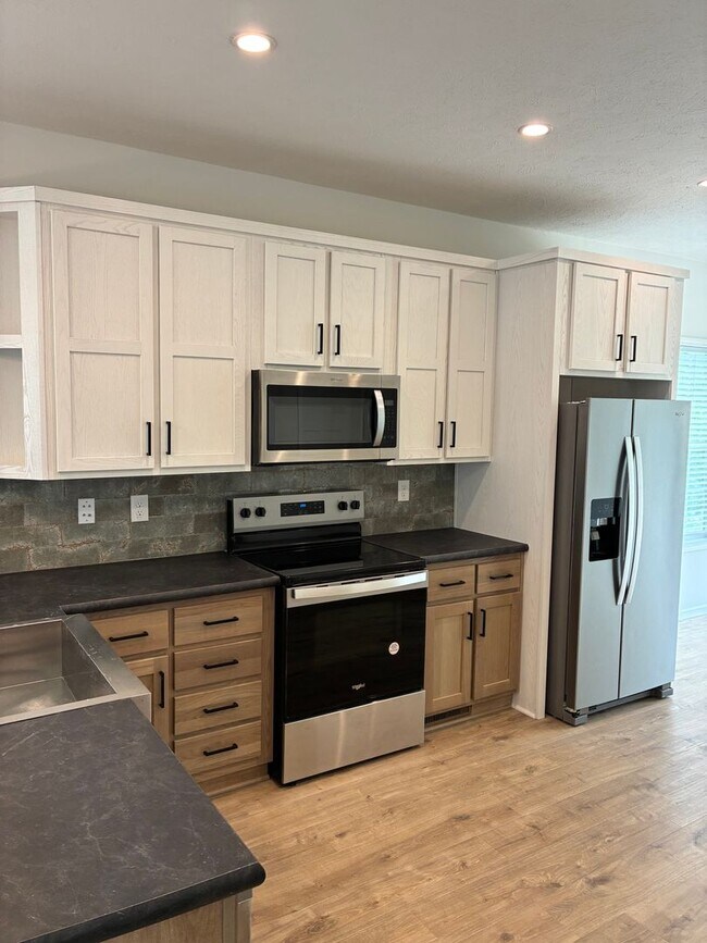 Building Photo - Modern 3 Bedroom 2 Bath House - New Build! Available NOW!