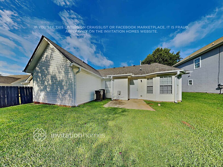 Building Photo - 1650 Neighborhood Walk
