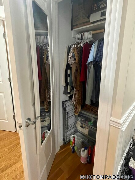 Building Photo - 33 Walbridge St