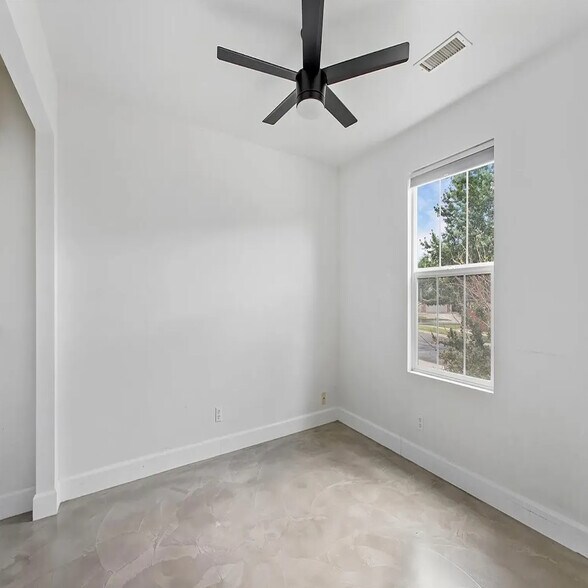 Building Photo - 5560 Kalispell St