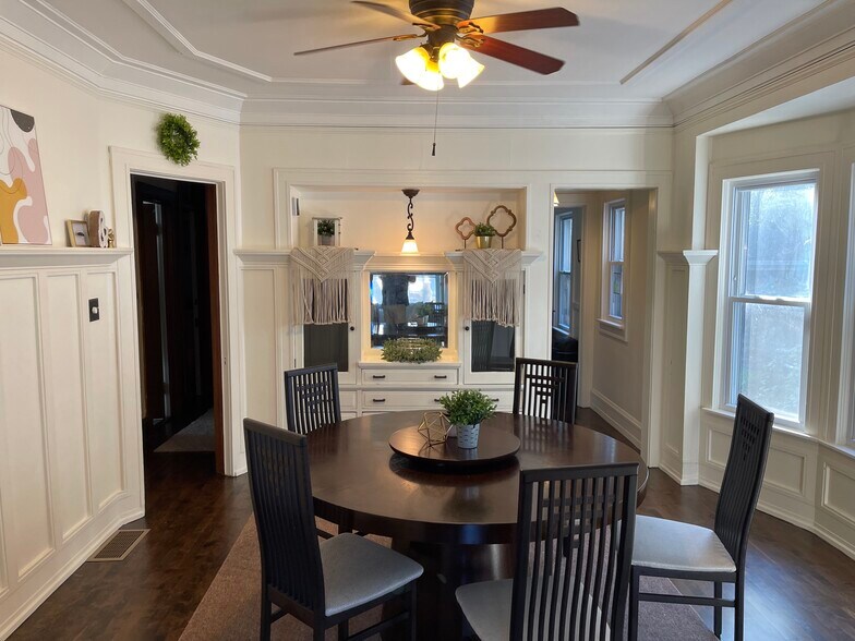 Building Photo - 2830 N Frederick Ave