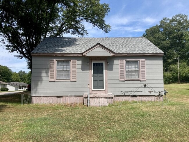 Primary Photo - 503 E Forest Ave
