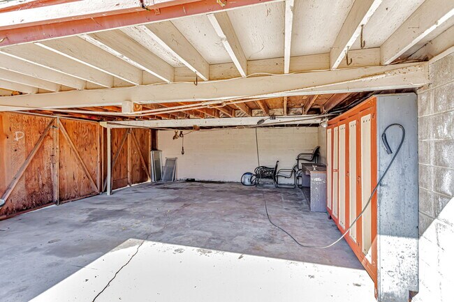 Building Photo - 2501 Linda Vista Avenue
