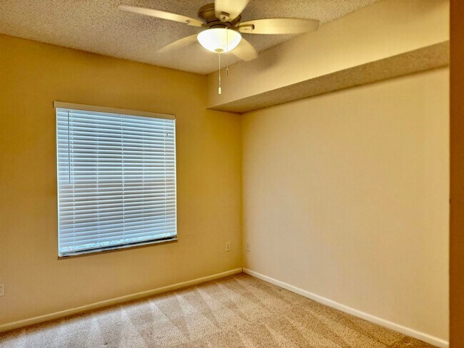 Building Photo - 4035 Grande Vista Blvd