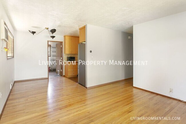 Building Photo - 11736 NE Eugene St