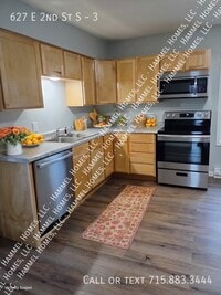 Building Photo - 627 E 2nd St S