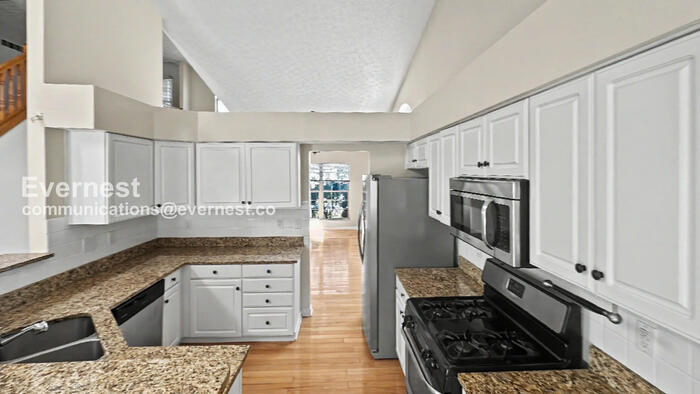 Building Photo - 6330 Wyler Dr