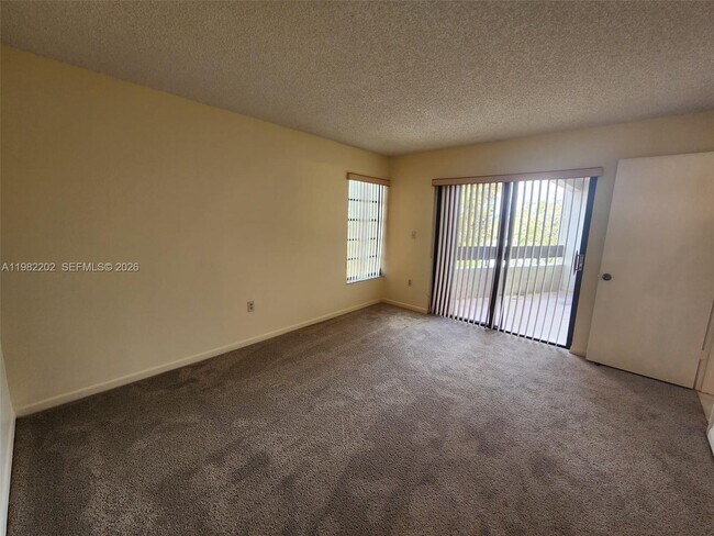 Building Photo - 8827 SW 123rd Ct