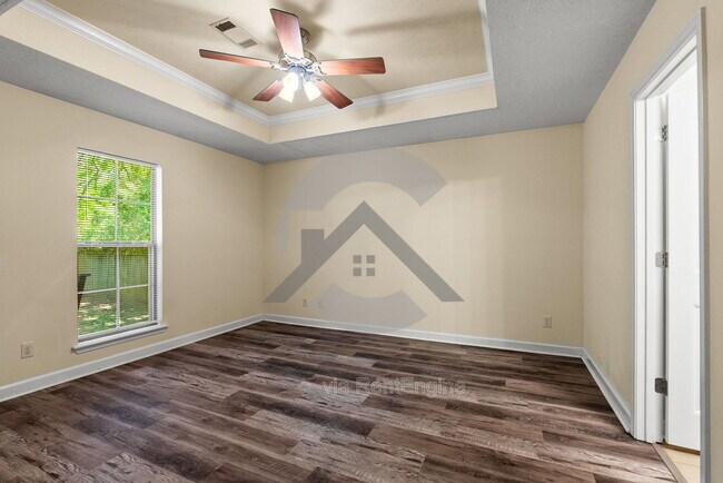 Building Photo - 2340 Linda Drive