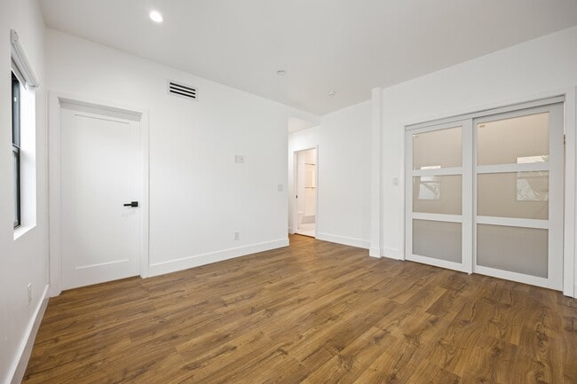 Building Photo - 212 W 64th St