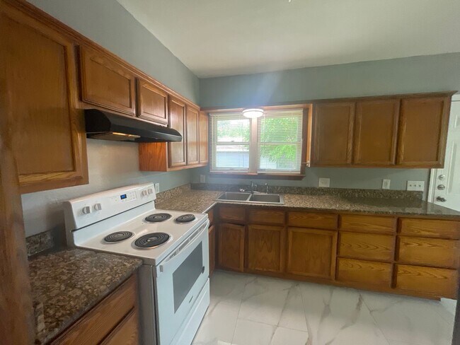 Building Photo - 4501 Moravian Dr