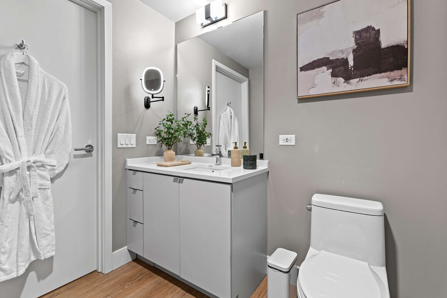 Building Photo - 1049 Seventh Avenue-SI FL7-ID1228264P