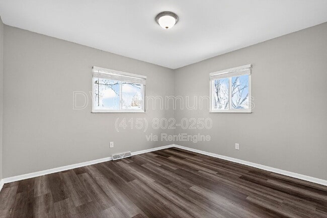 Building Photo - 4835 Almont Dr