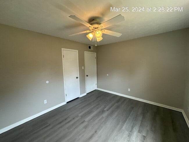 Building Photo - 3516 Torbay Dr