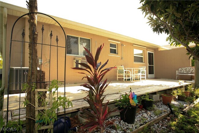 Building Photo - 606 SE 6th Terrace