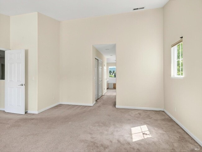 Building Photo - 5794 Owl Hill Ave