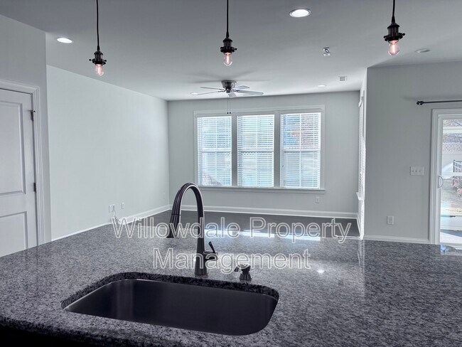 Building Photo - 1056 Midvale Ave