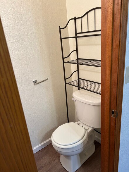 Building Photo - 2480 Wilson Ave