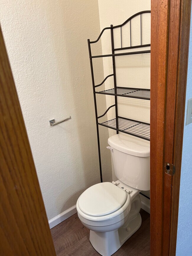 Building Photo - 2480 Wilson Ave