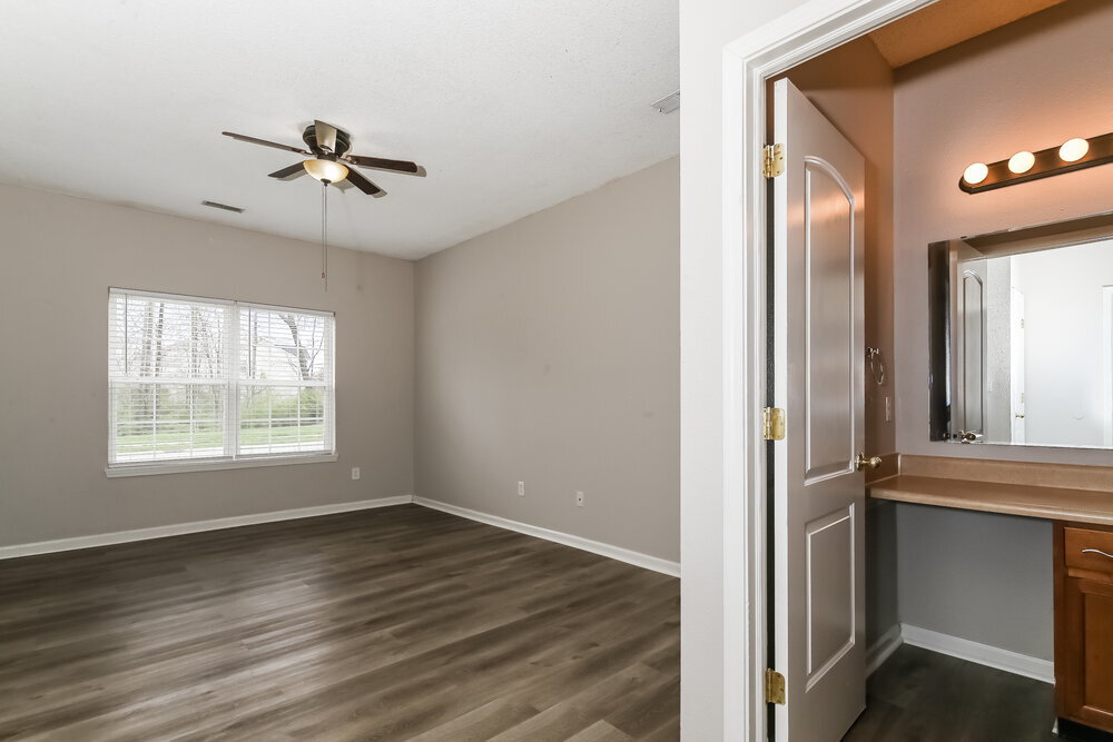 Building Photo - 5810 Long Lake Ln.