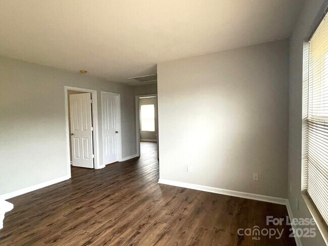 Building Photo - 2039 Moss Creek Dr