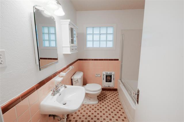 Building Photo - 3900 Dexter Ave