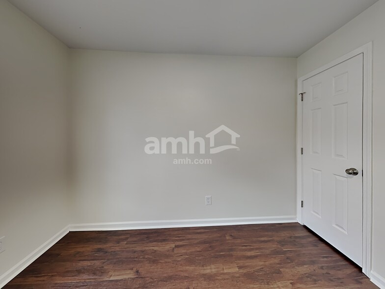 Building Photo - 14 Arbordale Ln