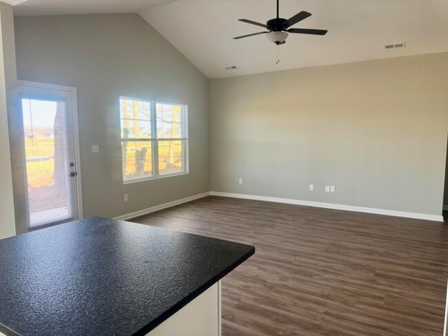 Building Photo - 100 Sidewinder Dr