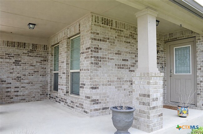 Building Photo - 120 Viva Dr