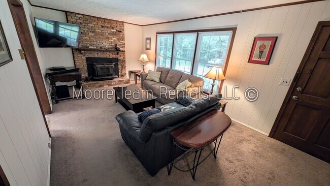 Building Photo - 3/2.5 House Near Brevard - Furnished or Unfurnished