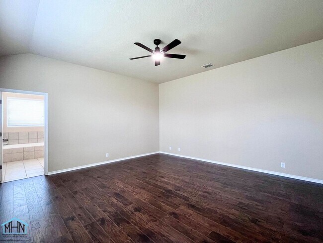 Building Photo - A Stunning 5-Bedroom, 2.5-Bathroom Home in the Heart of San Antonio, Texas!