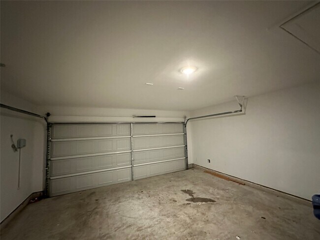 Building Photo - 24103 Becker Hollow Ln