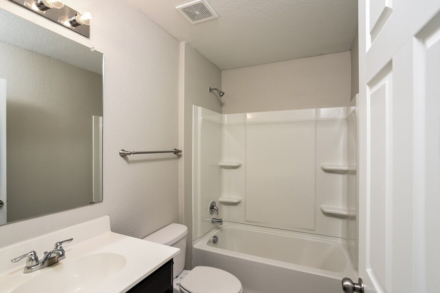 Building Photo - 10730 Castello Cyn