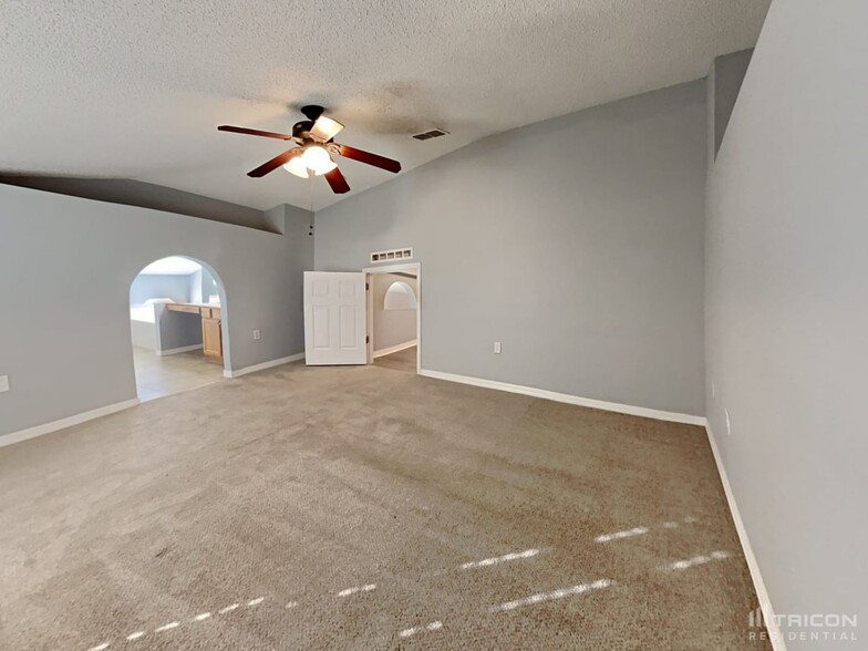 Building Photo - 12945 Bridleford Dr