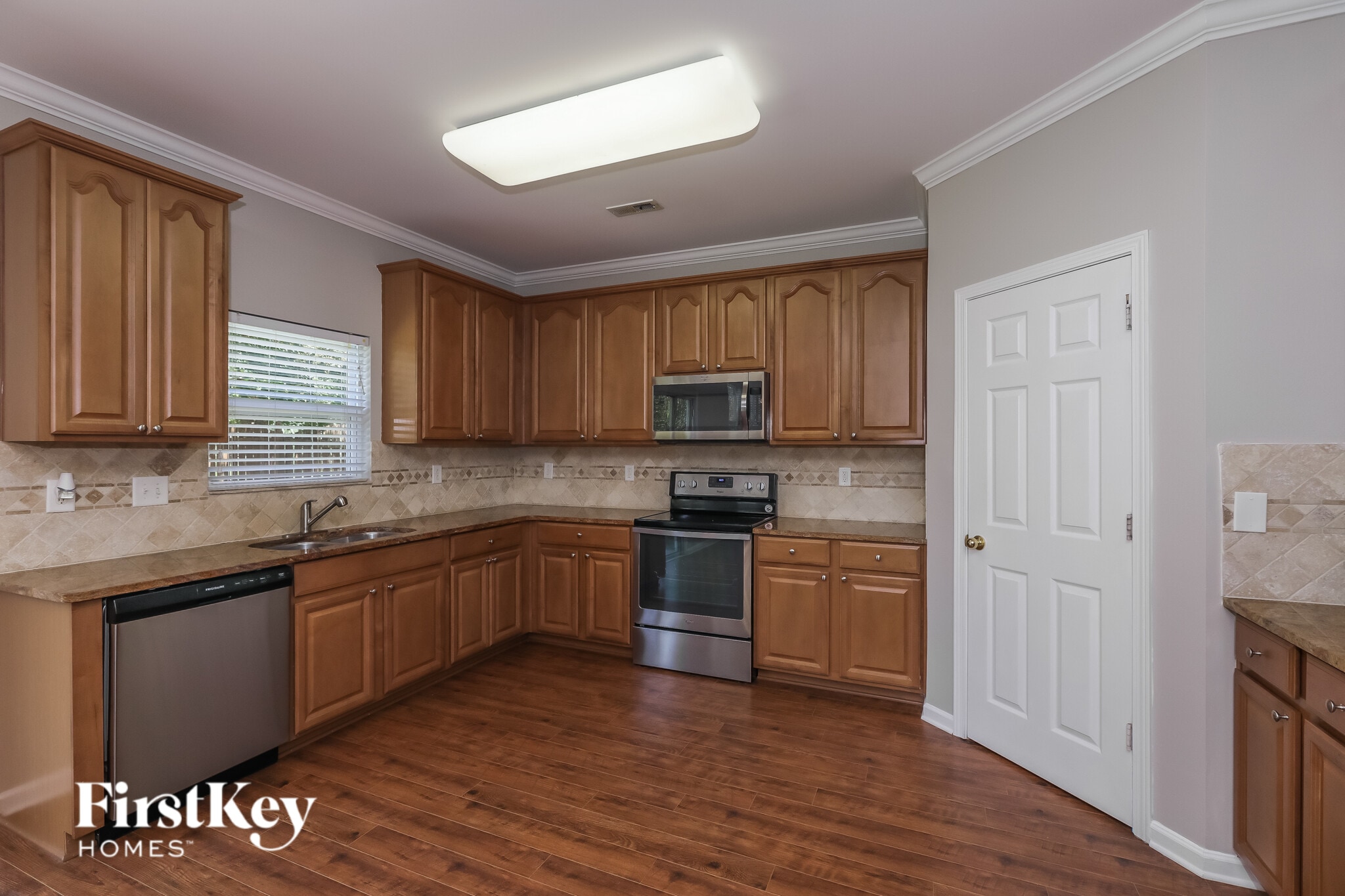 Building Photo - 7347 Lamplighter Close Dr