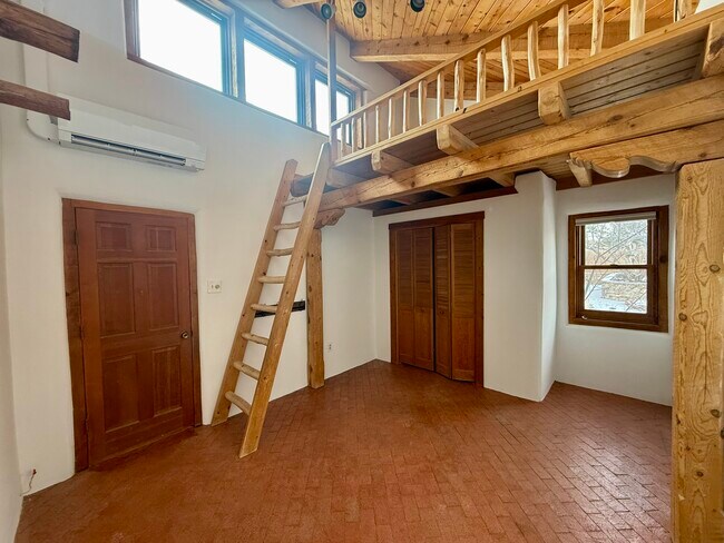 Building Photo - 5 Laughing Raven Rd