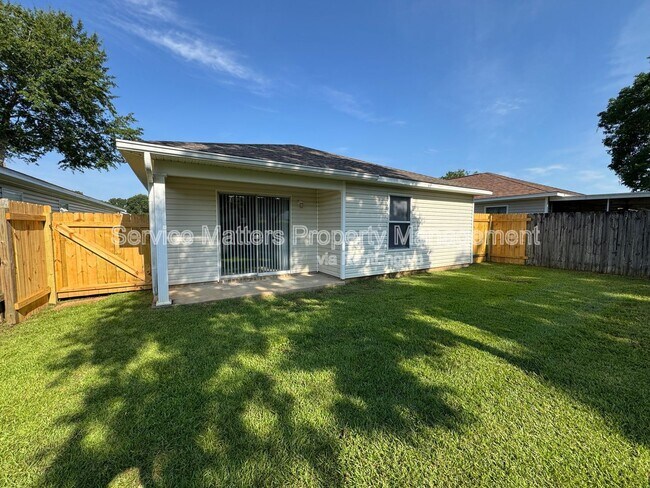 Building Photo - 10520 Wilderness Ln
