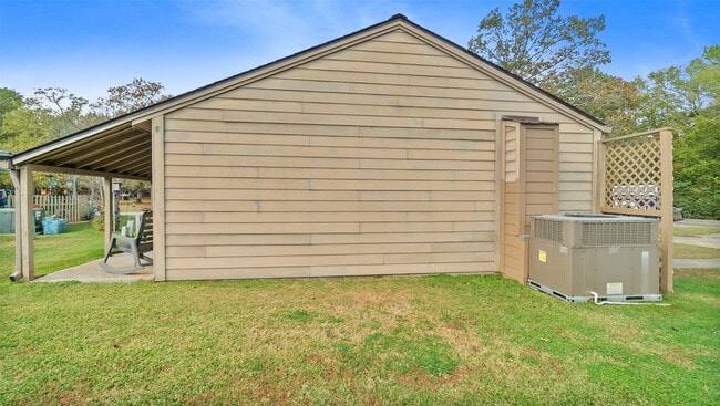 Building Photo - 68 Westwood Dr W