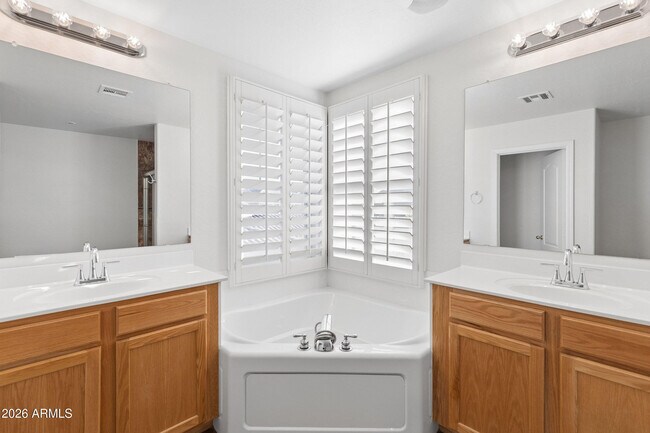 Building Photo - 16018 N 171st Dr