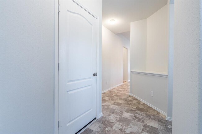 Building Photo - 40354 Bay Warbler Wy