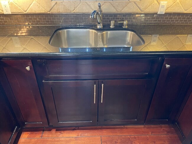 Building Photo - 6014 Barton Ave